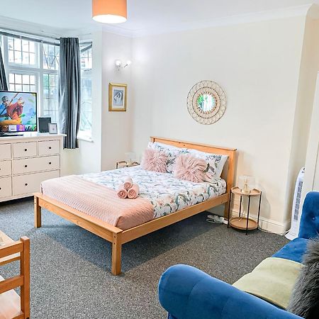 Cosy Apartments Near Hampstead Heath With Free On-Site Parking & Private Gardens, Golders Green Londýn Exteriér fotografie