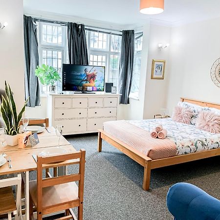 Cosy Apartments Near Hampstead Heath With Free On-Site Parking & Private Gardens, Golders Green Londýn Exteriér fotografie